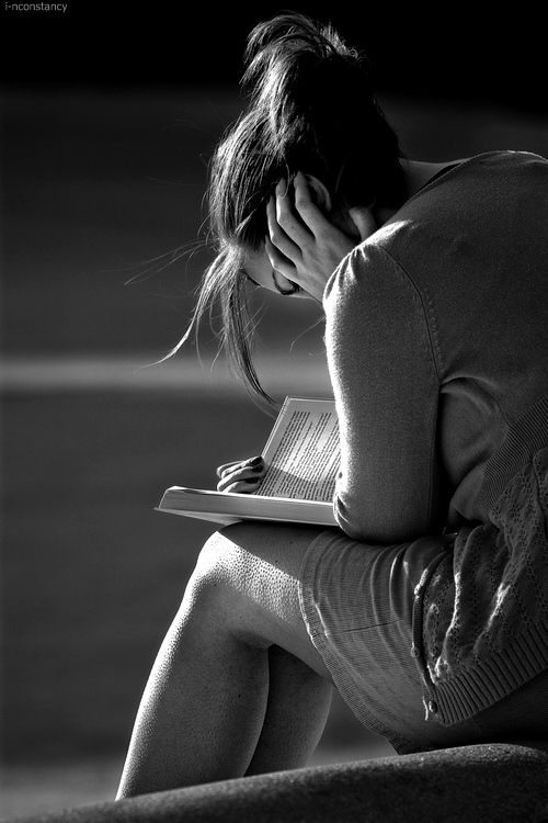 read-book-woman-portrait-black-and-white